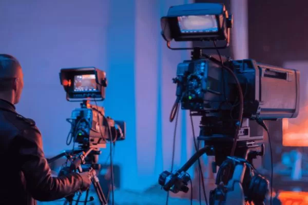 Advantages of external production teams over internal creative operations